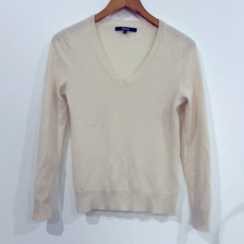 QUINCE‎ 100% Cashmere V-Neck Sweater ivory Women’s XS timeless quiet luxury - Picture 3 of 10